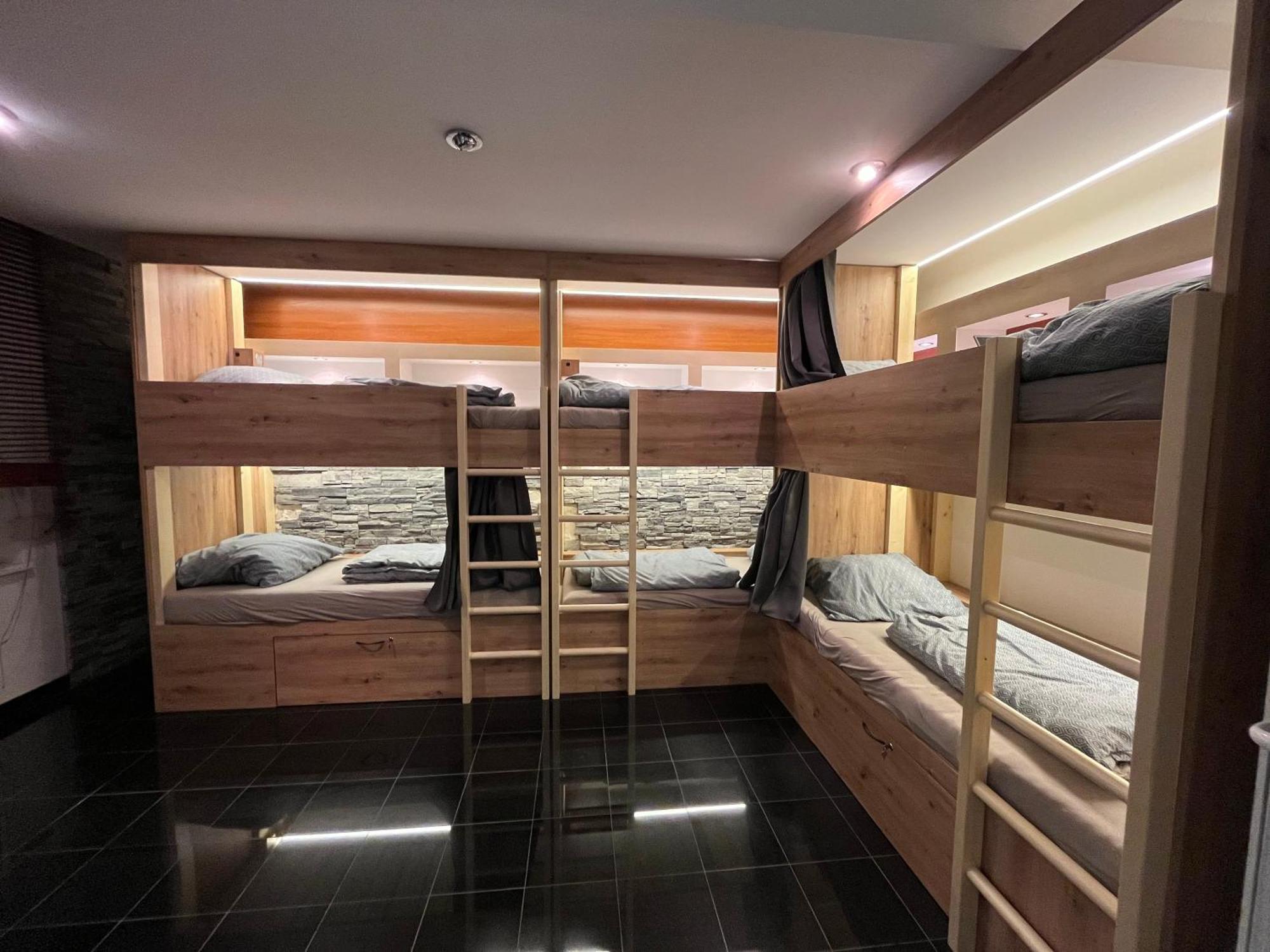 Zen Zone Hostel Bratislava Ngoại thất bức ảnh