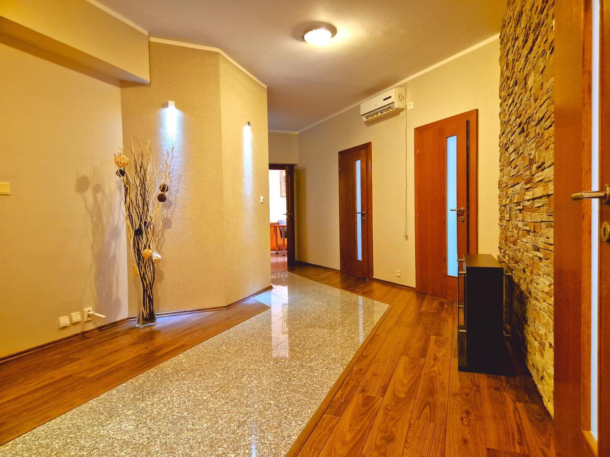 Zen Zone Hostel Bratislava Ngoại thất bức ảnh