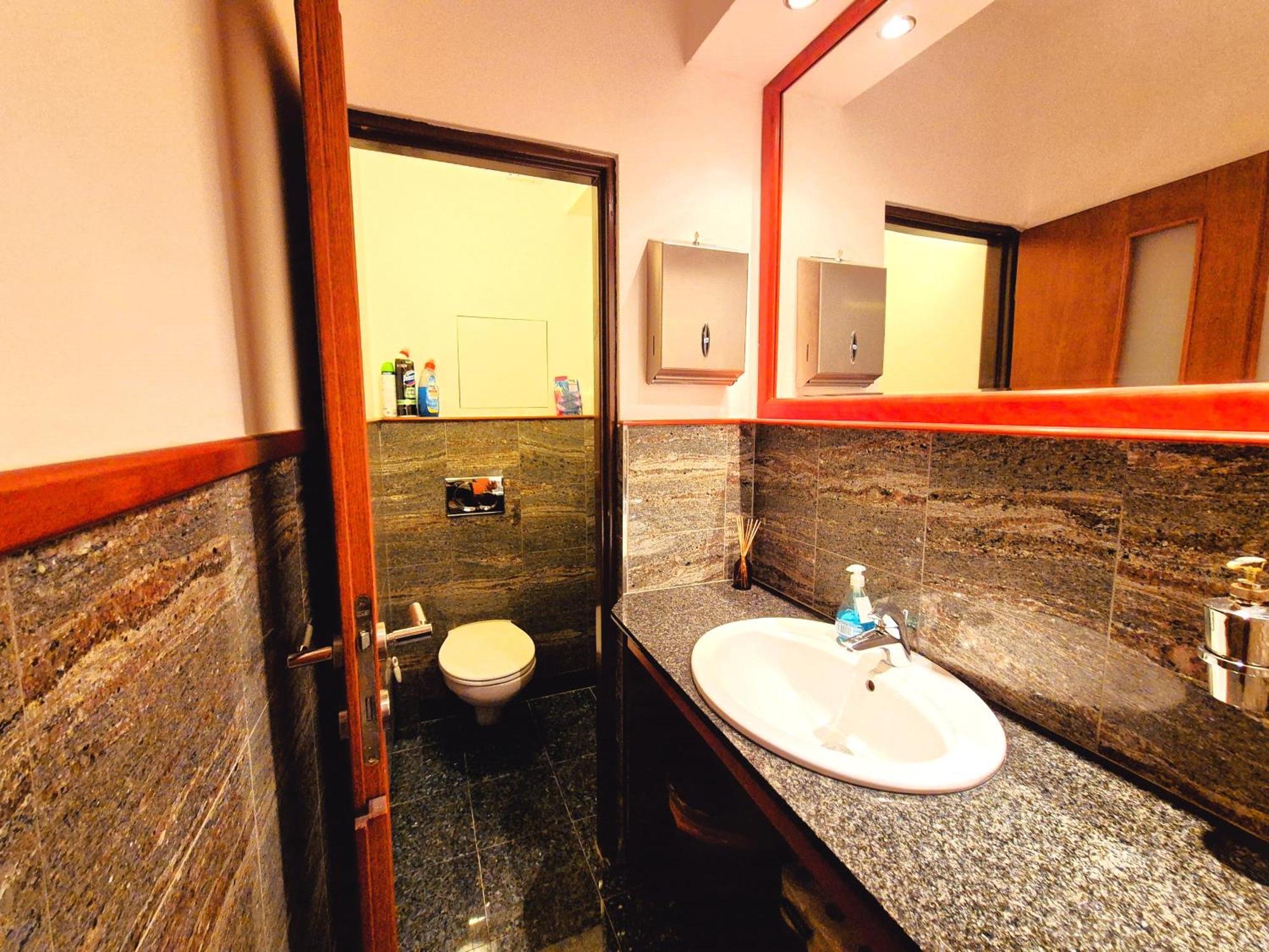 Zen Zone Hostel Bratislava Ngoại thất bức ảnh